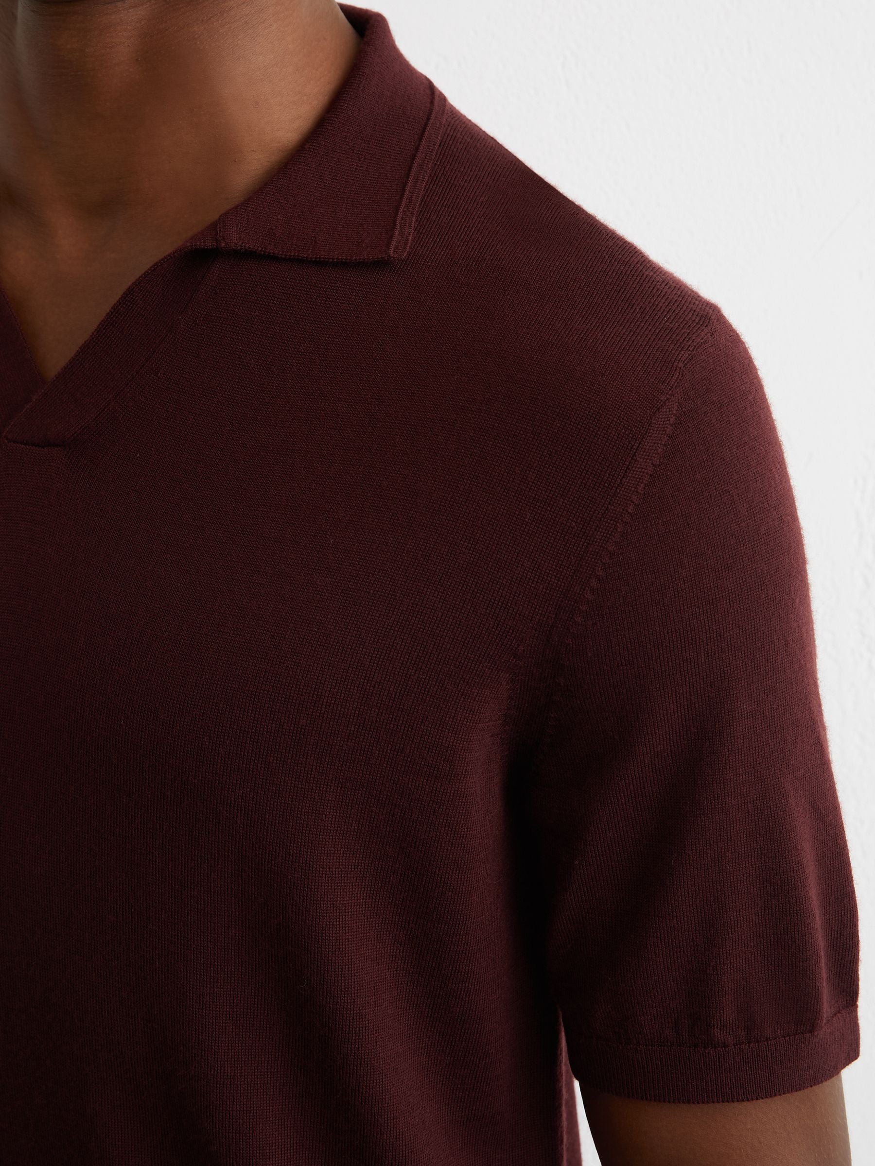 Buttonless Polo Shirt in Wine Red