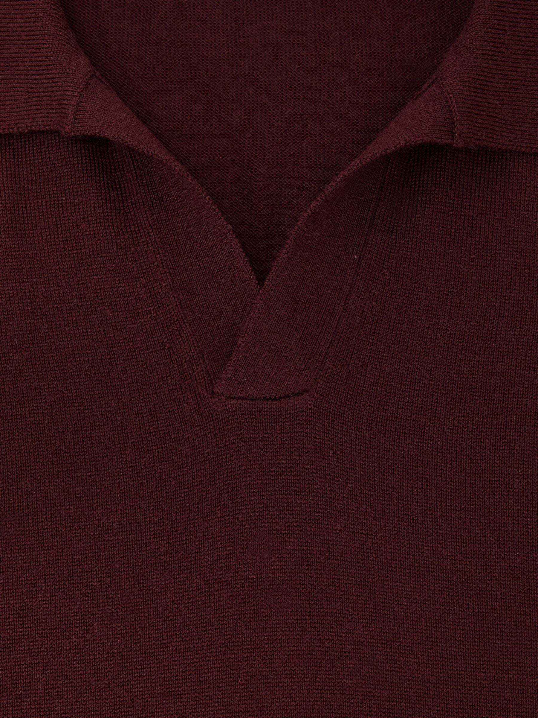 Buttonless Polo Shirt in Wine Red